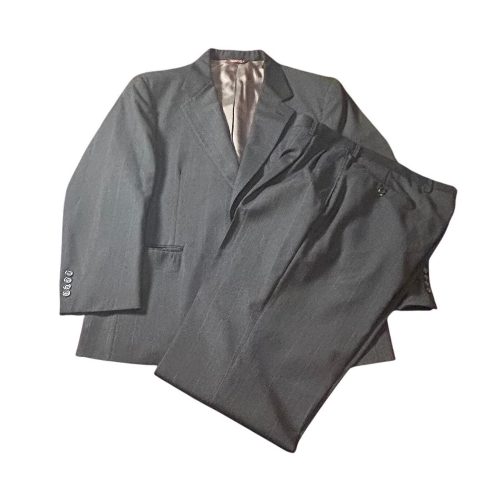 Vintage Cricketeer Strawbridges Mens Wool Suit Jacket Pants Gray Pinstripe USA